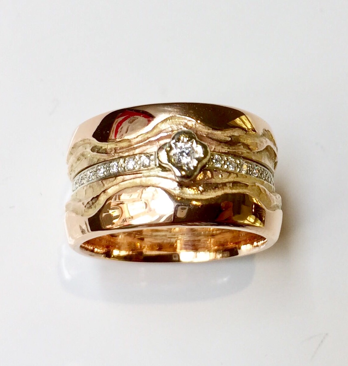 Dierentuin plaag Promotie Rose-wit gouden ring met diamant - Mara van Gent - Goudsmid